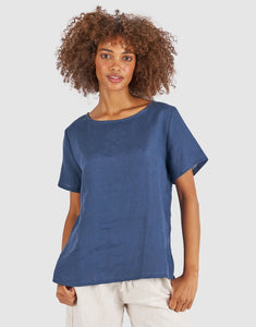 An elevated T-Shirt option with this Linen T-shirt top. A great pairing with your pants and skirt.