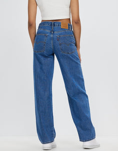 A slightly baggier jean in a low-rise profile with a longer leg.